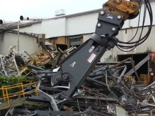 Embrey EDS32R Demolition Shears In Operation
